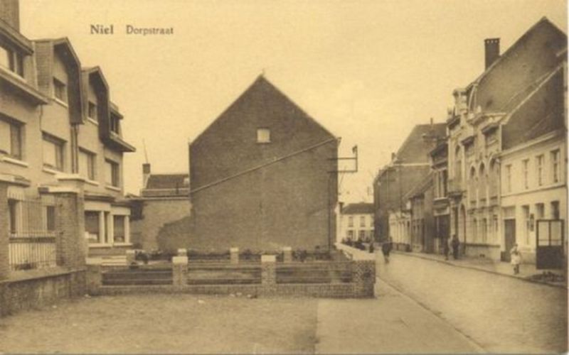 Dorpsstraat in Niel